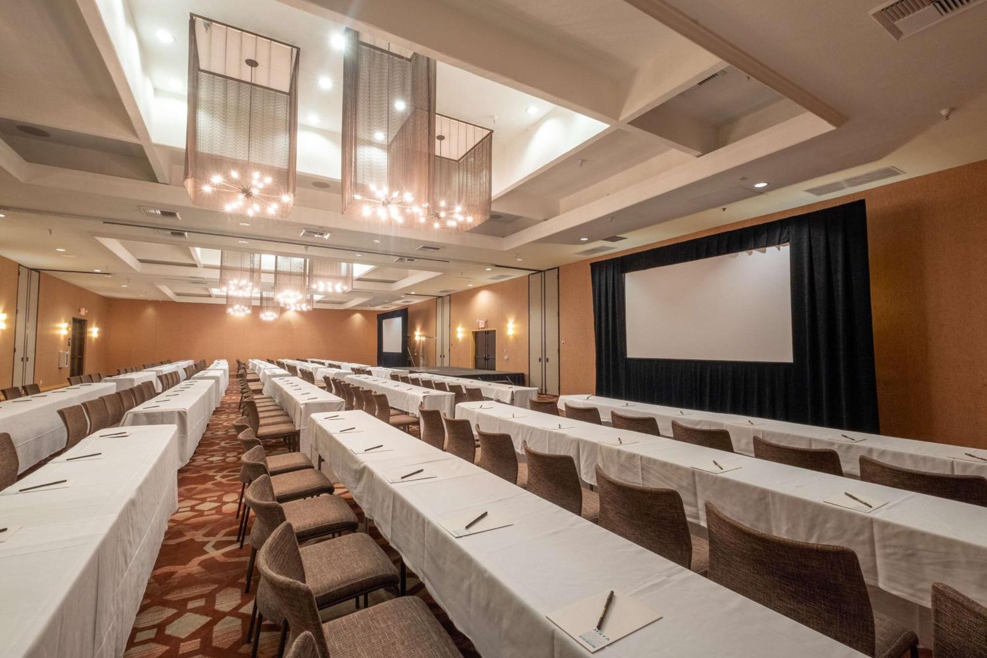 Hotel Maya - A Doubletree By Hilton Hotel Long Beach Esterno foto